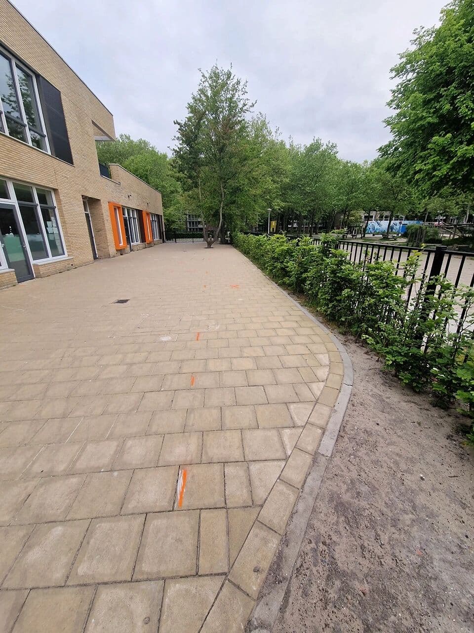 Vergroenen schoolplein Amsterdam, foto 11