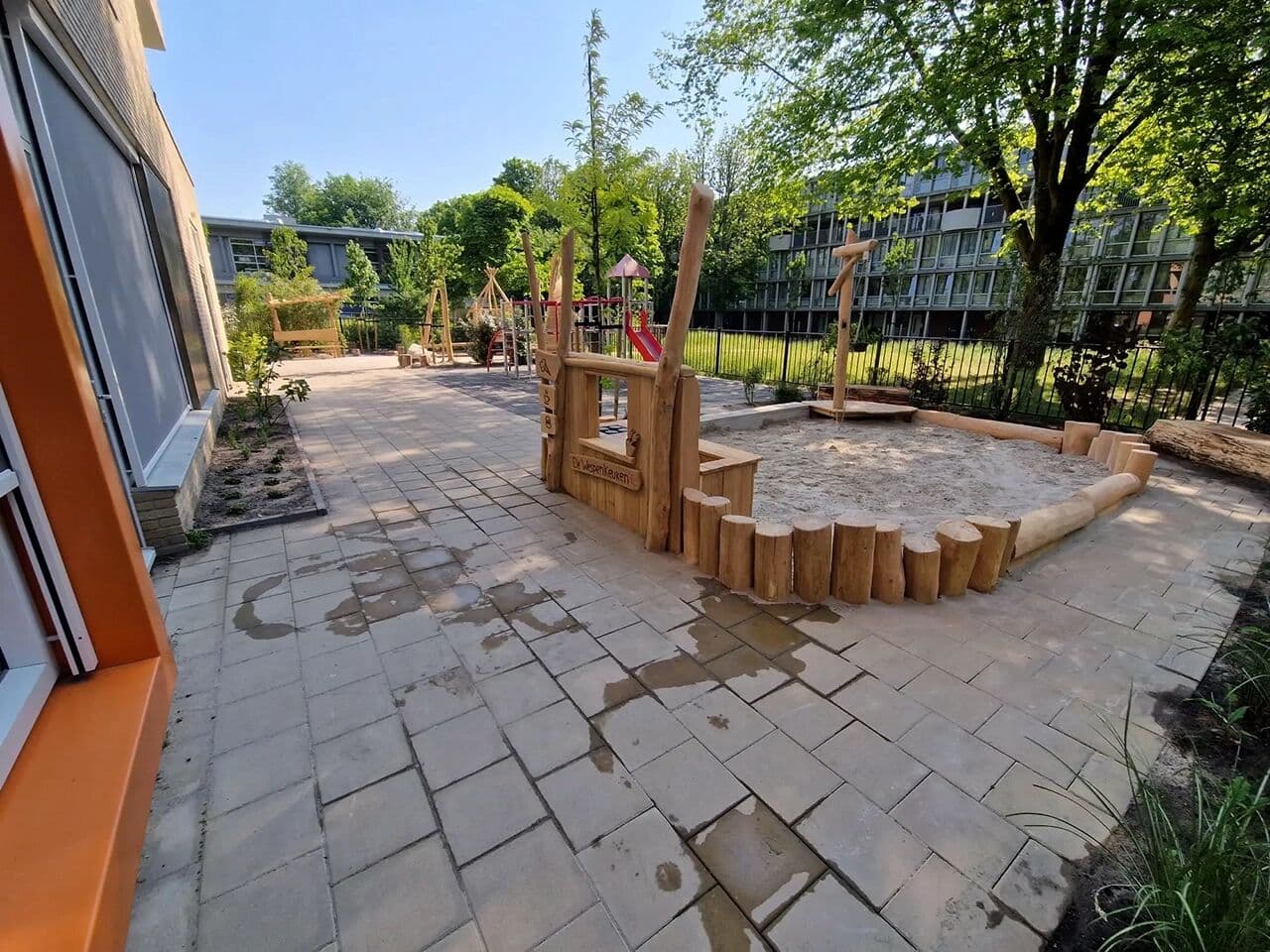 Vergroenen schoolplein Amsterdam, foto 13