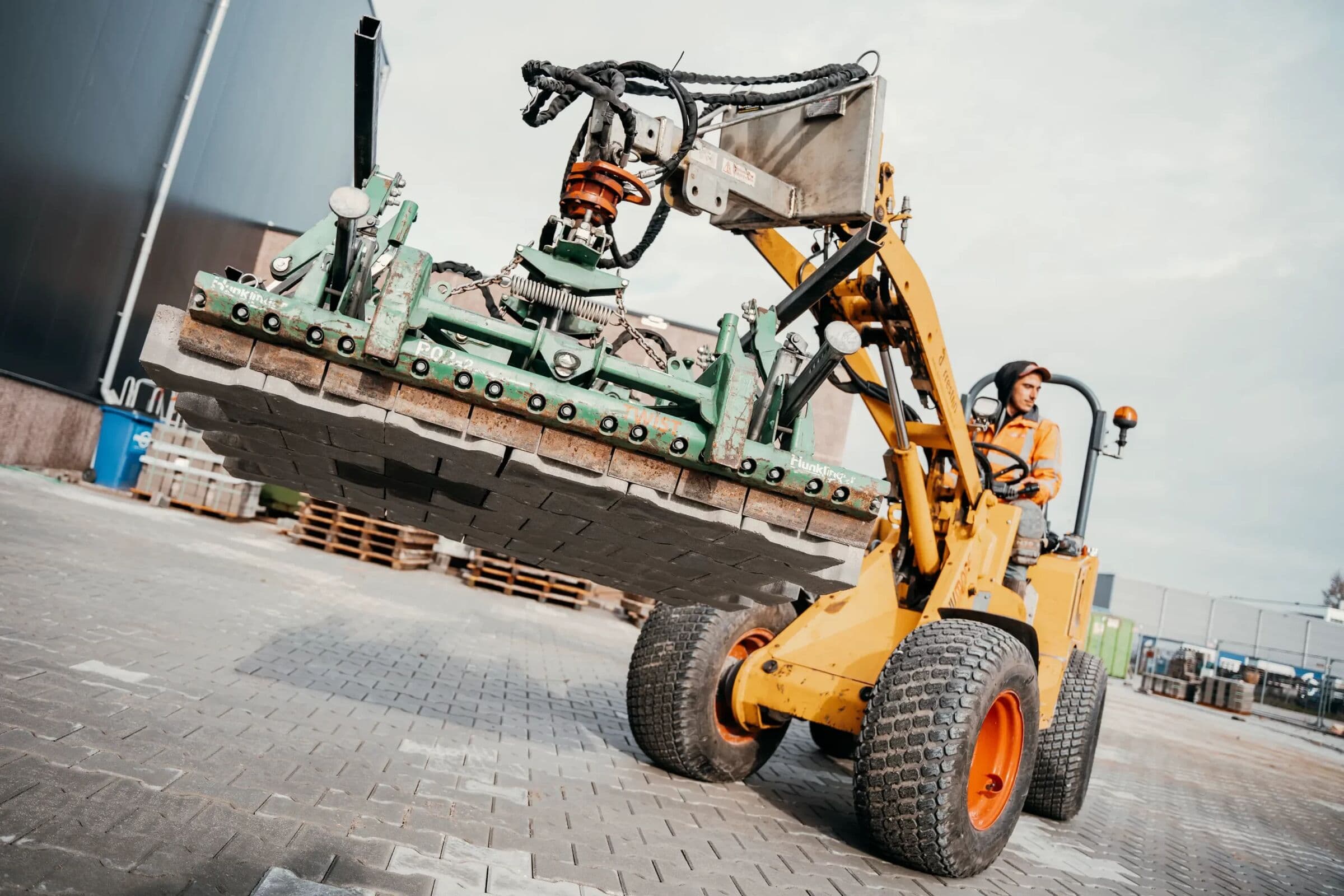 Start straatwerk Cargill Deventer, foto 1