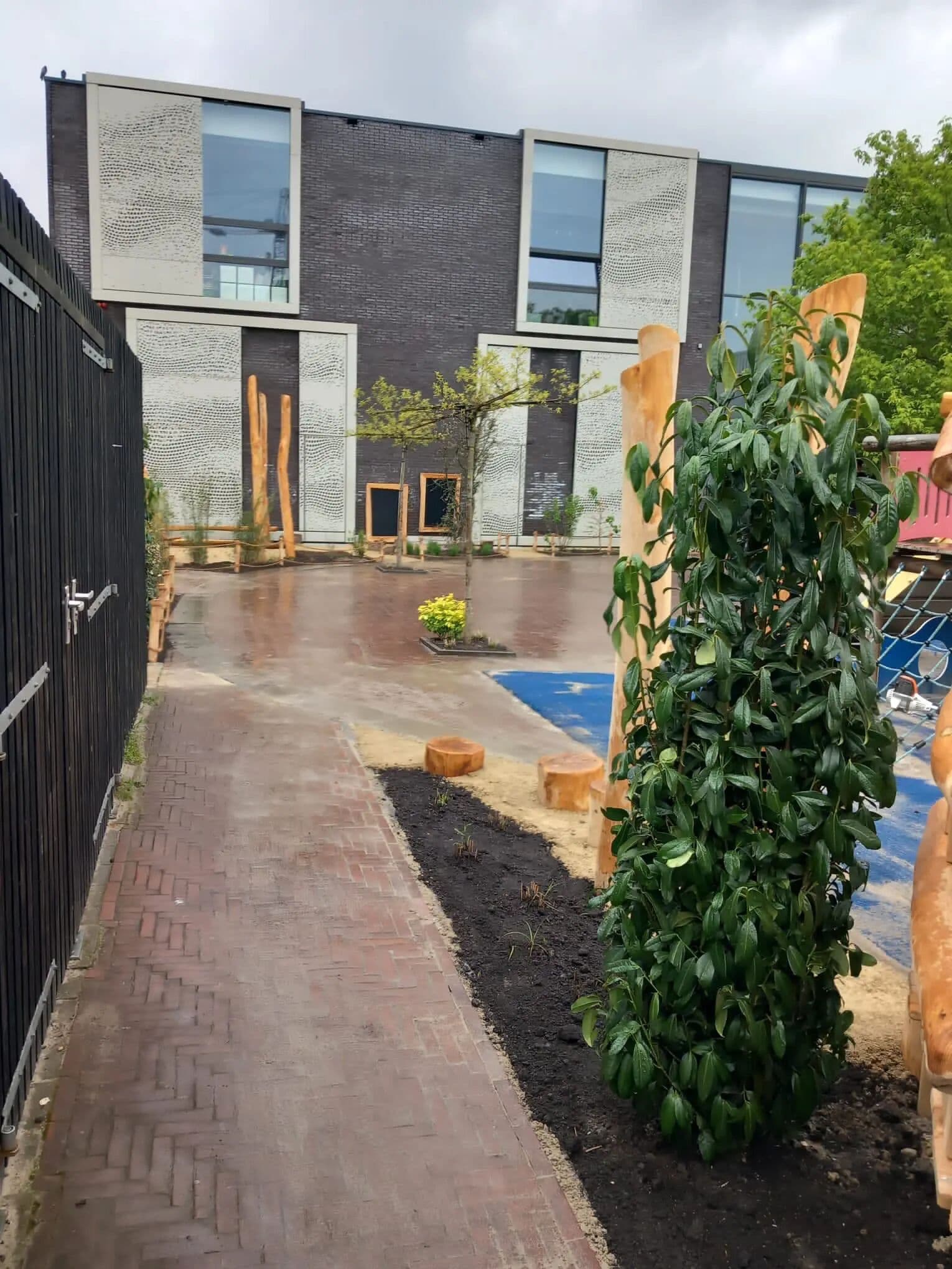 Aanleg schoolpleinen Haarlem en Amsterdam, foto 2