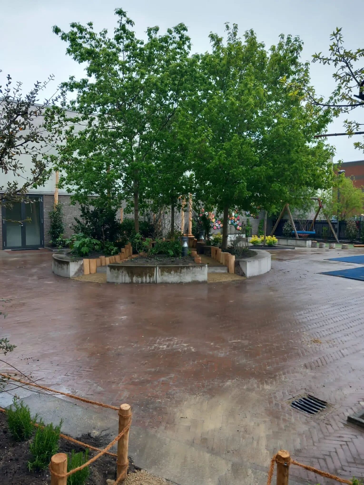 Aanleg schoolpleinen Haarlem en Amsterdam, foto 6